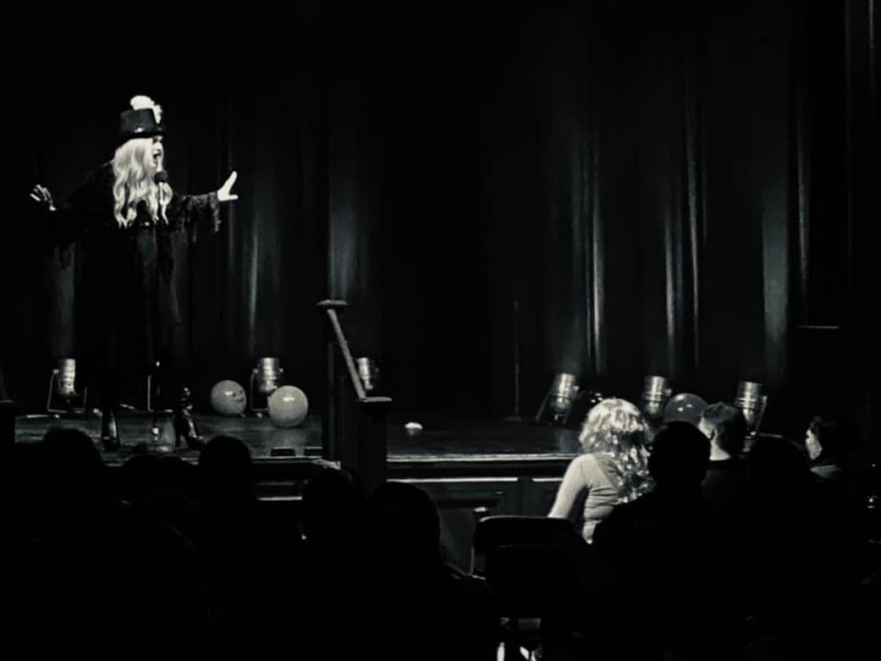 stevie von snaps at drag at the square